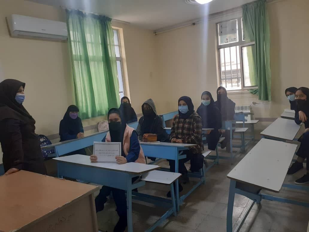 جلسه مشاوره با دانش آموزان پایه هفتم وهشتم